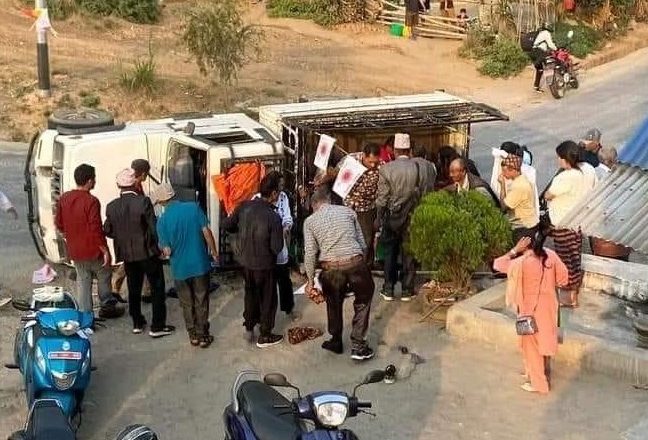 एमालेको विजय सभाबाट फर्केको जीप दुर्घटना,१९ जना घाइते