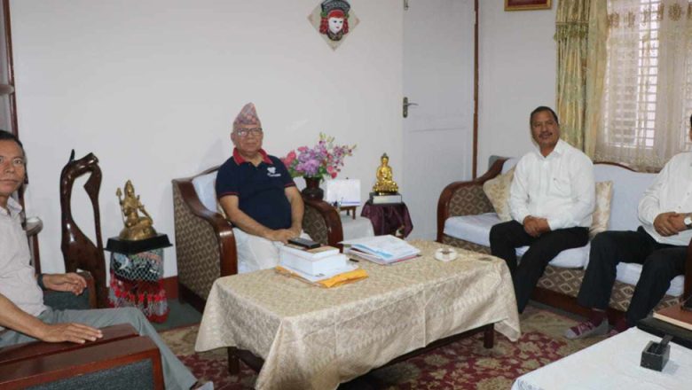 माधव नेपाल र नेकपा महासचिव विप्लवबीच समाजवादी मोर्चाबारे छलफल