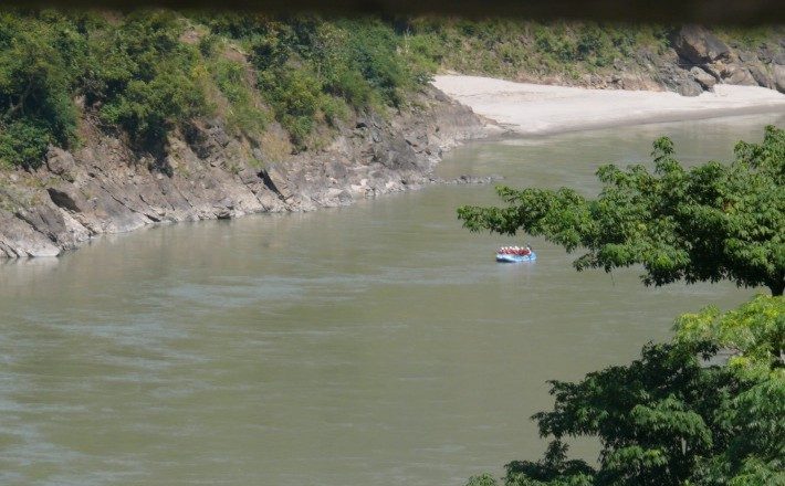 ट्रक सहचालकले त्रिशूलीमा हामफाले