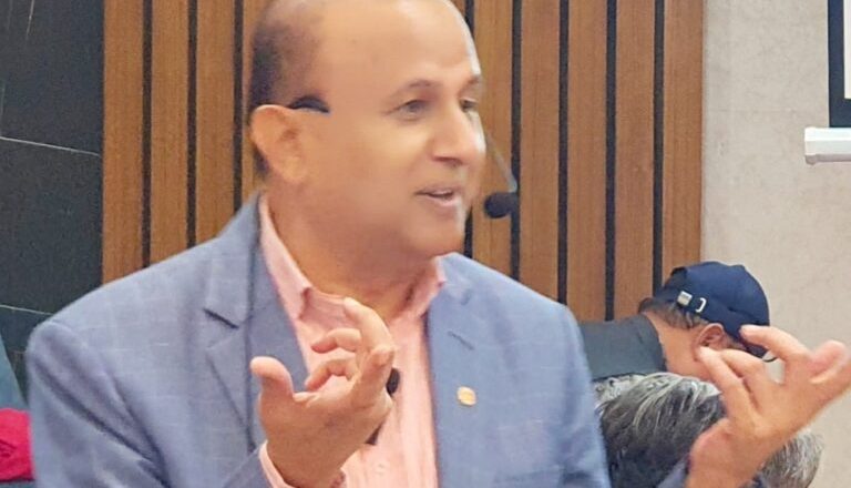 नीतिगत नेतृत्व गर्ने कुरामा साना दलले बाधा पुर्याएः एमाले महासचिव पोखरेल