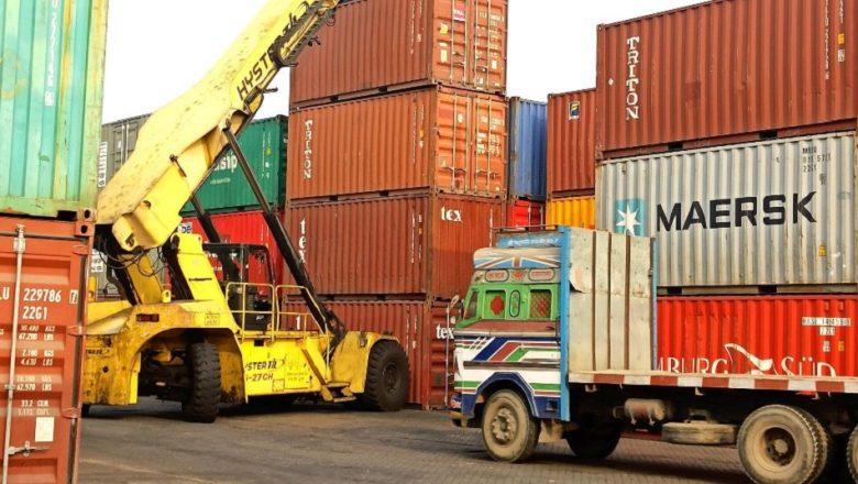 चीनबाट आयात भएका सामग्री बोकेका कन्टेनर टिमुरेमै रोकिए