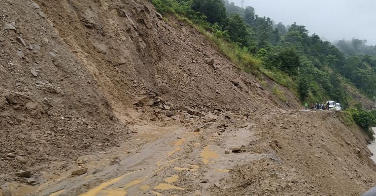 देवीघाट–गल्छी सडक अवरुद्ध