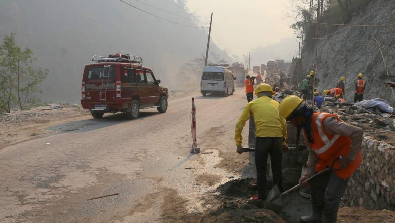 वर्षायामभर पृथ्वी राजमार्ग स्तरोन्नति नहुने