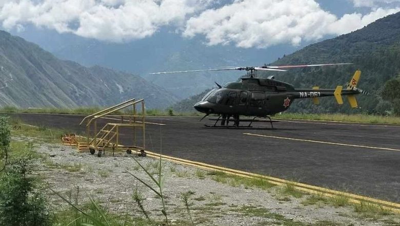 गोरखामा पहिरोमा पुरिएका दुईको हेलिकोप्टरबाट उद्धार