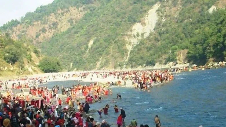 स्याङ्जाको सेतीबेणीधाम लगायत कालीगण्डकी नदीतटमा स्नान गर्नेको घुइँचो