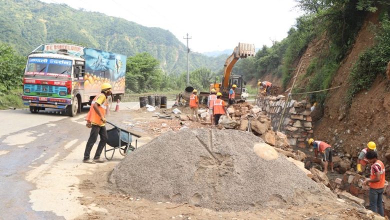 नौबिसे–मलेखु सडक खण्ड १५ दिनसम्म राति ५ घण्टा बन्द हुने