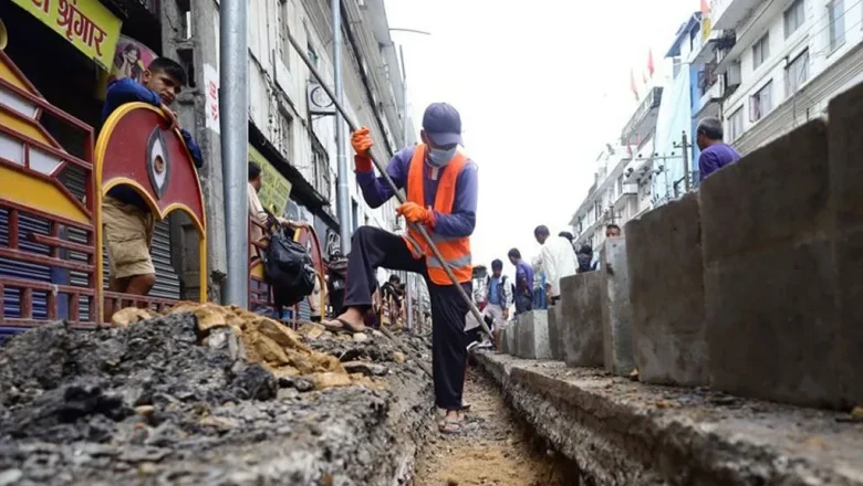 अदालतको आदेशसँगै न्युरोडमा फुटपाथ विस्तारको काम सुरु