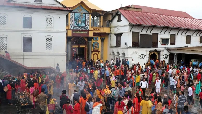 पशुपतिमा भक्तजनको बिहानैदेखि घुइँचो