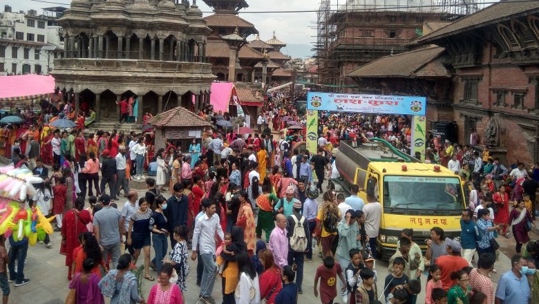 पाटनस्थित कृष्ण मन्दिरमा दर्शनार्थीको घुइँचो