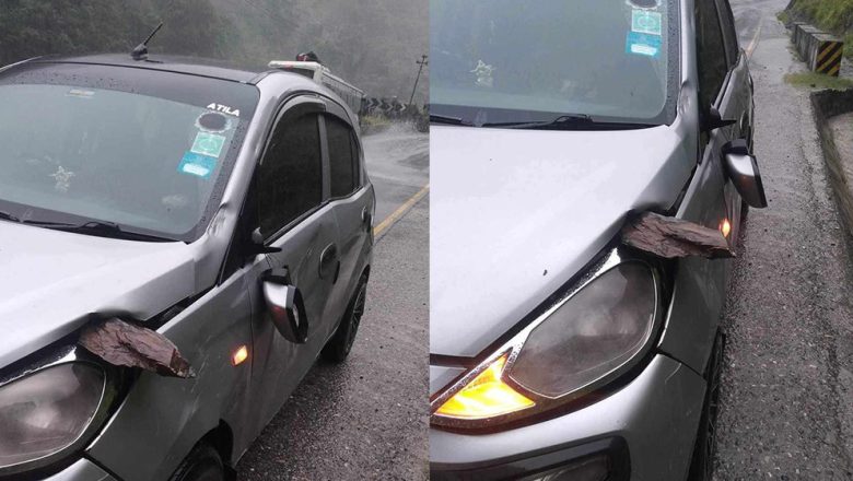 चितवनमा गुडिरहेको कारमा ढुङ्गा खस्यो