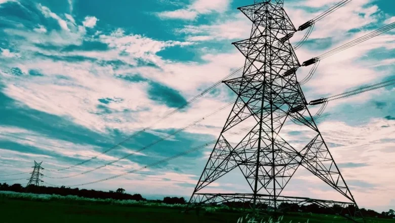 करेन्ट लागेर एक कर्मचारीको मृत्यु, तीनजना घाइते