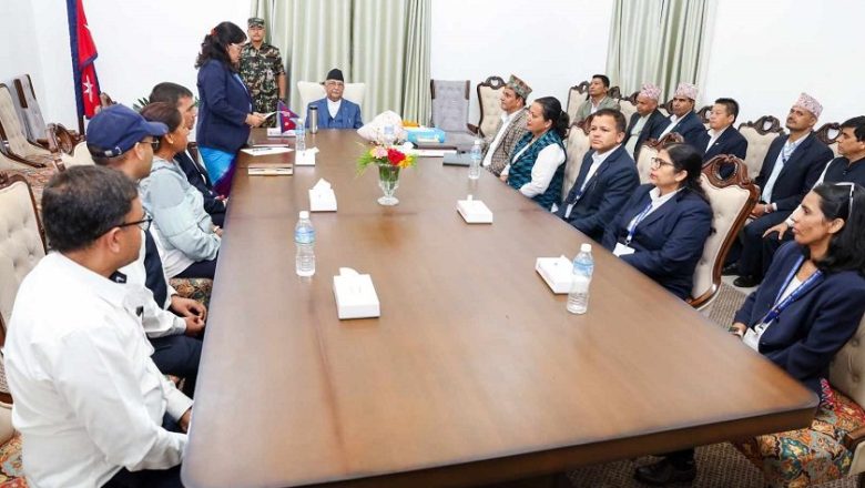 ‘हेल्लो सरकार’ लाई प्रभावकारी बनाउन प्रधानमन्त्रीको चासो