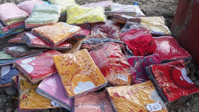 भन्सार छलेर ल्याइएका १२ लाख ५० हजार मूल्यका कपडा बरामद