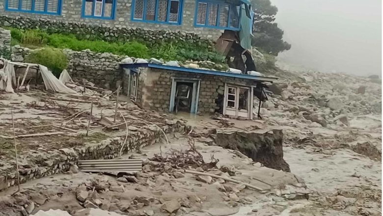 दुई वटा पोखरी फुटेर थामेमा बाढी, थप दुई पोखरी अझै उच्च जोखिममा