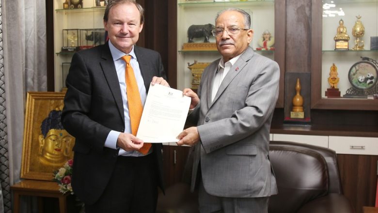 अध्यक्ष प्रचण्ड र बेलायती राजदूतबिच भेट