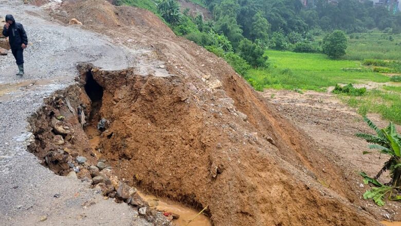 उपत्यकाबाट बाहिरिने सबै नाका पूर्णरुपमा अवरुद्ध