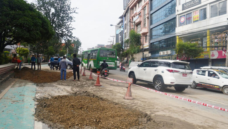 कुपण्डोलको भासिएको सडक मर्मतपछि सवारी सञ्चालन