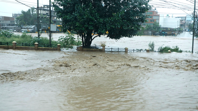 ललितपुरमा नख्खु खोलाले बगाउँदा चार जना बेपत्ता