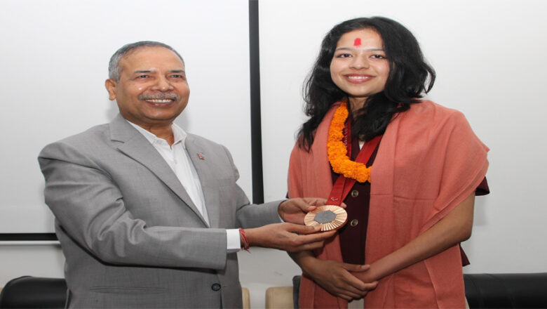 उपराष्ट्रपतिबाट पलेशा सम्मानित