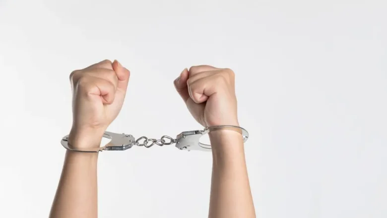 विमानस्थलबाट १ किलो सुनसहित भारतीय नागरिक पक्राउ