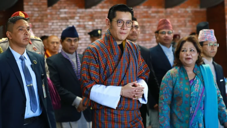 नेपाल आइपुगे भुटानी राजा जिग्मे
