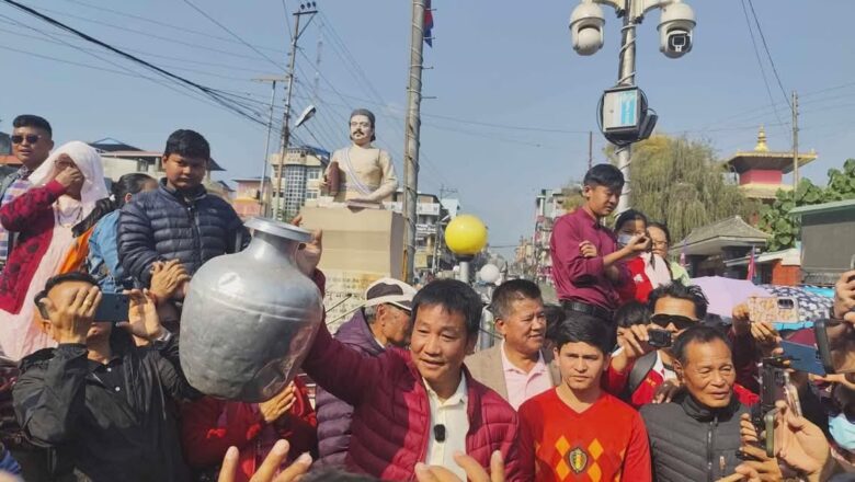 धरानलाई खानेपानी माग्दै सिंहदरबार पुगे मेयर हर्क साम्पाङ