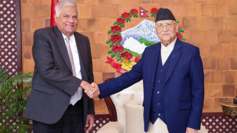 प्रधानमन्त्री ओली र श्रीलङ्कका पूर्व राष्ट्रपति विक्रमासिङ्घेबीच भेटवार्ता