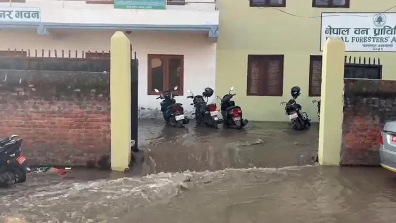 मेलम्ची खानेपानीको पाइप फुट्दा जलमग्न बन्यो बबरमहल