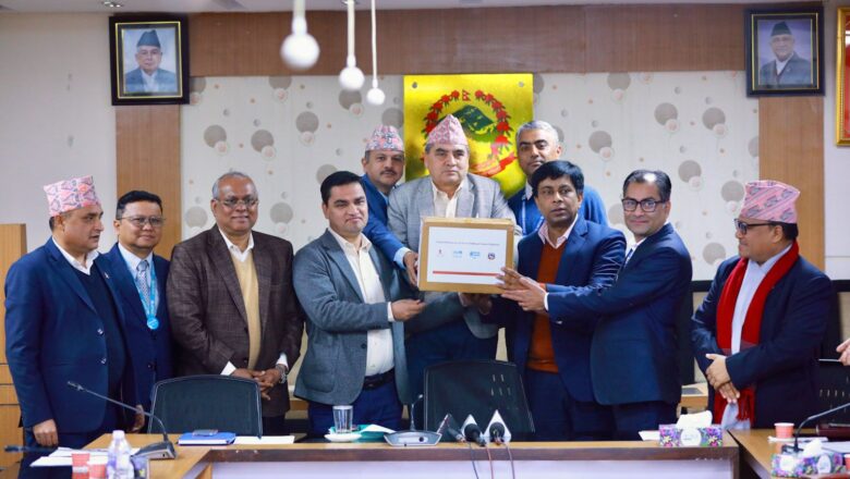 बालबालिकाका लागि क्यान्सरको उपचारमा प्रयोग हुने औषधि हस्तान्तरण