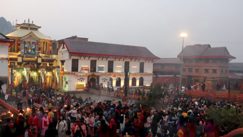 पशुपतिनाथमा भक्तजनको भीड, व्यवस्थित रूपमा दर्शन गर्न सकिने