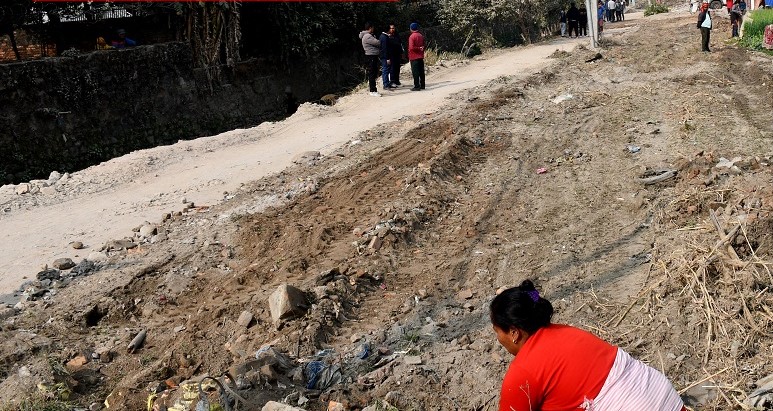 टोखा प्रहरी चौकीदेखि टोखा र बुढानिलकण्ठ नगरपालिका जोड्ने विष्णुमति करिडोरको ट्रयाक खोल्ने कार्य शुरु