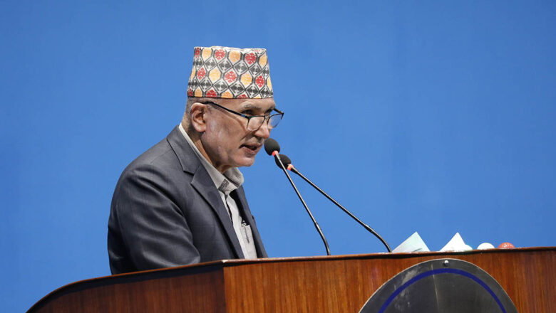 बजेट निर्माण र बाँडफाँटको अधिकार प्रदेश र स्थानीय तहलाई दिन सकिँदैन : अर्थमन्त्री
