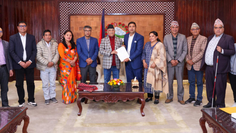 प्रधानमन्त्रीलाई गैसस महासङ्घको घोषणापत्र हस्तान्तरण