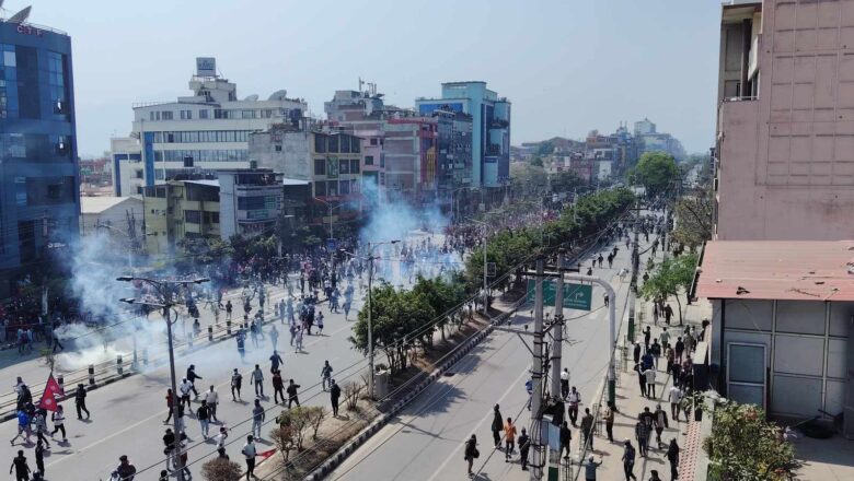 राजावादीको प्रदर्शनमा अश्रुग्यास प्रहार