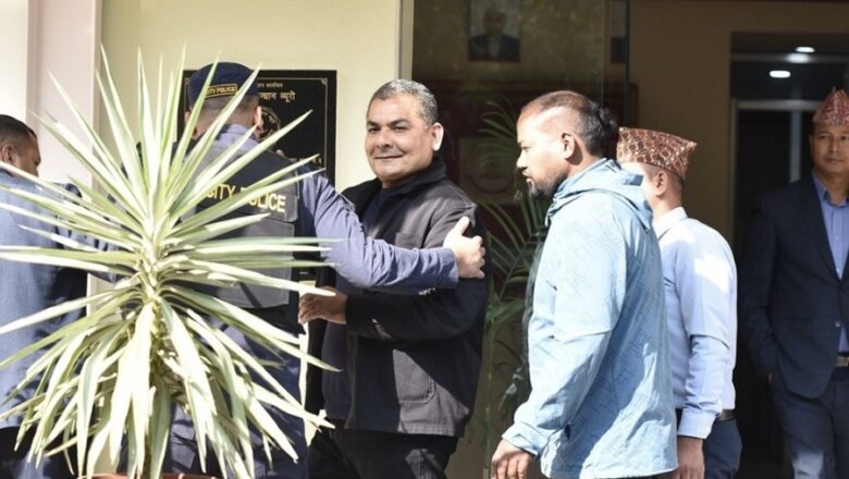 दुर्गा प्रसाईं र दिपक खड्का पक्राउ
