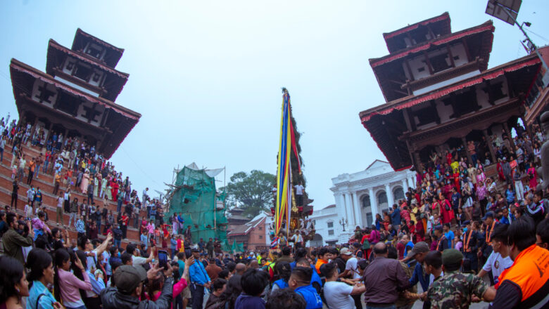 सेतो मच्छिन्द्रनाथको रथ लगन टोलमा लगियो