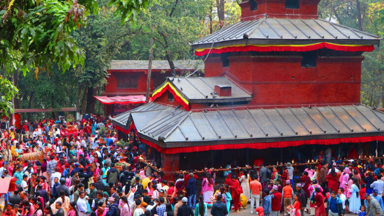 चैते दसैँमा बागलुङ कालिकामा भक्तजनको भिड