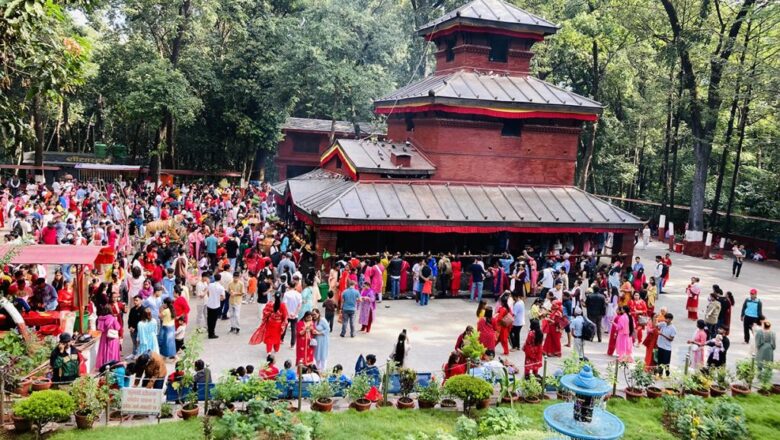 चैते दसैंले बागलुङ कालिका मन्दिरमा बढे पर्यटक