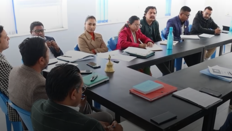 राष्ट्रिय स्वतन्त्र पार्टीको संसदीय दलको बैठक बस्दै
