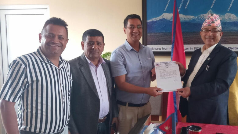 बाटो निर्माण ढिलाइसम्बन्धी महानगर प्रमुखलाई ध्यानाकर्षण