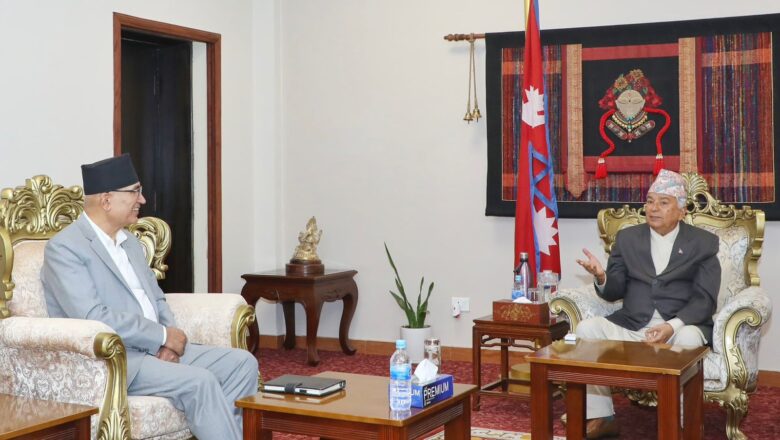 अर्थमन्त्रीद्वारा राष्ट्रपतिलाई बजेटबारे ब्रिफिङ