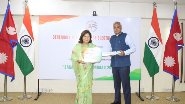 सगरमाथा संवादका लागि भारतबाट १५ विद्युतीय गाडी सहयोग