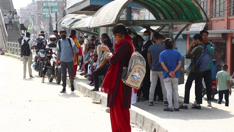 सार्वजनिक यातायात बन्दले उपत्यकाको जनजीवन प्रभावित