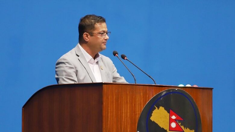 अर्थतन्त्र लयमा फर्काउने बजेट आएको छ: सांसद गिरी