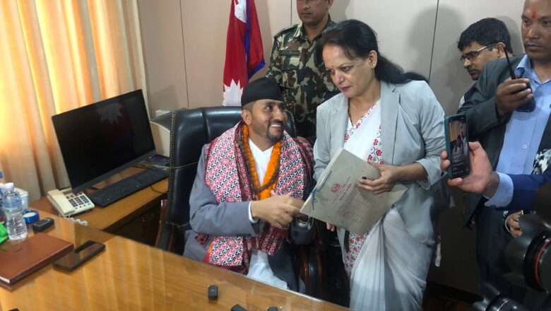 प्रश्न सोध्ने सञ्चारकर्मी अब सञ्चार सम्बन्धकै जवाफ दिने ठाउँमा
