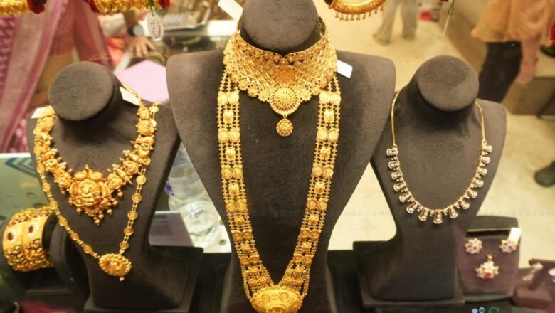 ५ हजार ४ सय रुपैयाँ घट्यो सुन