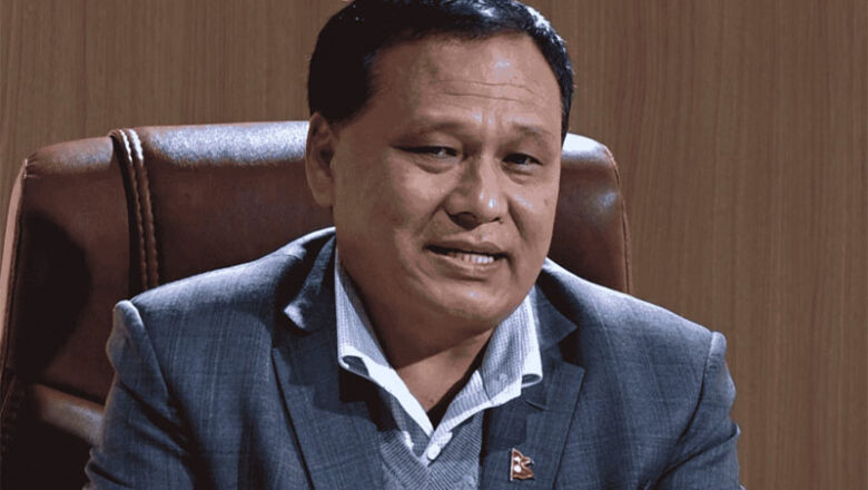 कुलमान घिसिङले मन्त्री पदबाट राजीनामा दिँदै